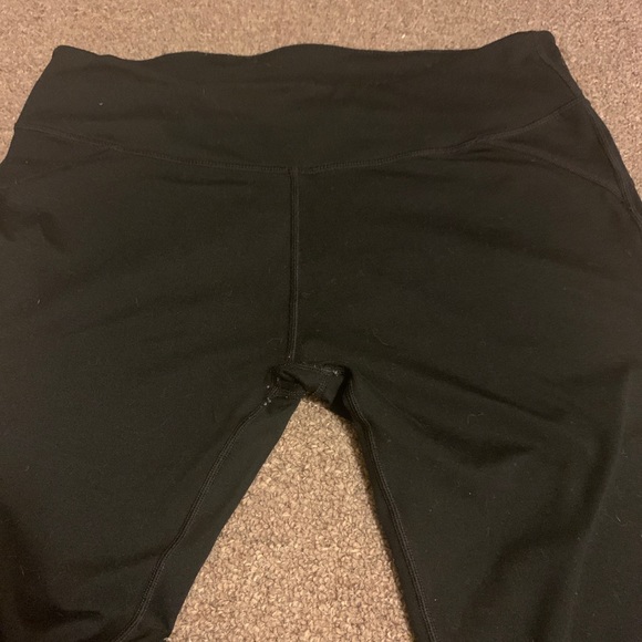 Fabletics crop leggings - Picture 2 of 3